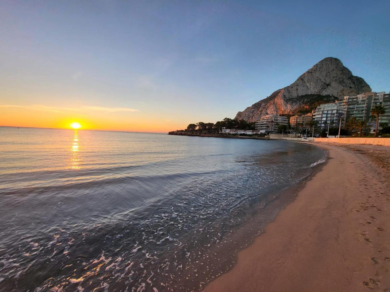 Calpe Beach II - Sea & Pool View Apartment Esterno foto